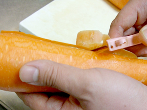 人参と小海老　3種かんきつ類のマヨネーズサラダ下準備