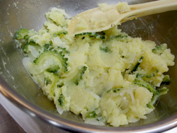 ポテトサラダ~ 新玉ねぎとゴーヤ和え~-作り方