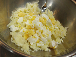 ポテトサラダ～ スモークサーモンと卵のマヨネーズ仕立て～-作り方