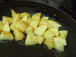 ポテトサラダ～ にんにくの芽と白舞茸の温製仕立て～-作り方