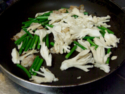 ポテトサラダ～&nbsp;にんにくの芽と白舞茸の温製仕立て～-作り方