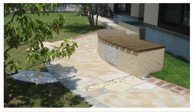 いつまでも咲き続ける花のある庭