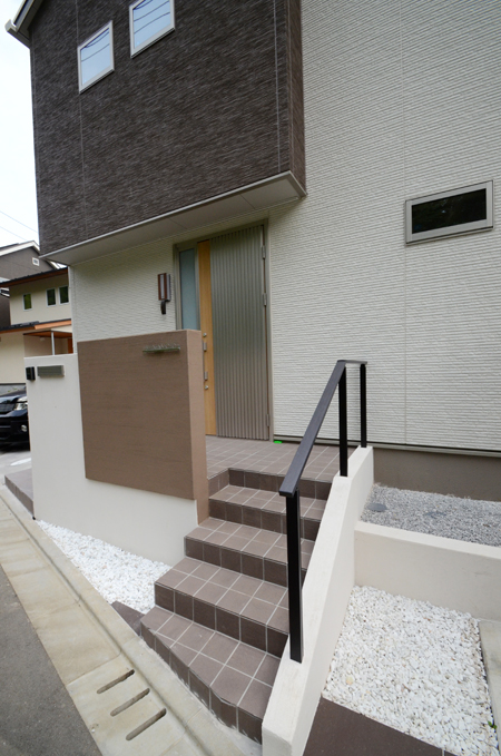 シンプル、スタイリッシュなモダンエクステリア
