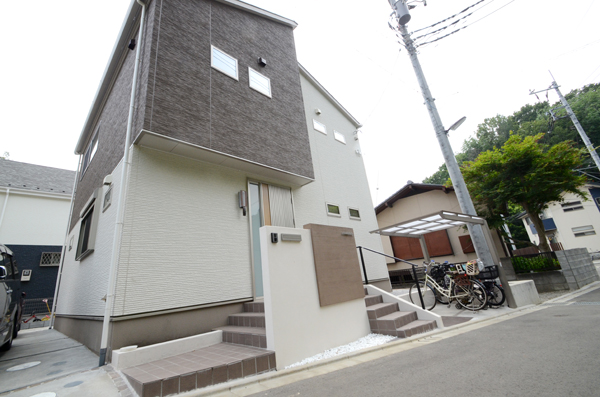 シンプル、スタイリッシュなモダンエクステリア
