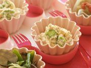 前菜三種(あさりとアスパラのピリッと生姜蒸し・そら豆、桜えび、油あげの白和え生姜風味・レンジで新玉ねぎ~生姜バルサミコソース~)