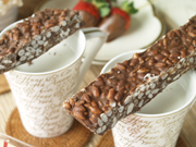 ドライアップルとシリアルのチョコバー~ホットミルクと共に~&いちごのチョコがけ