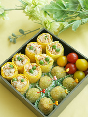 生桜海老とグリーンピースの炊き込みご飯~薄焼き卵巻き~&そら豆とパルメザンチーズのコロッケ